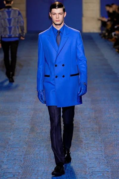 Look 24